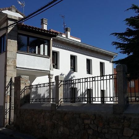 Casa Del Cura Hotel Лас Навас дел Маркес Екстериор снимка